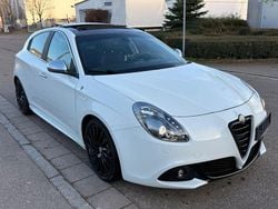 Weiß Gebraucht 2012 Alfa Romeo Giulietta Quadrifoglio Limousine | 7.950 € (Guter Preis)