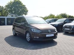 Braun Gebraucht 2016 VW Touran Highline Van / Kleinbus | 18.500 € (Fairer Preis)