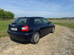 Blau Gebraucht 2001 Audi A3 Kleinwagen | 900 €