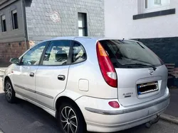 Nissan Almera Tino