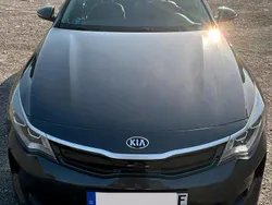 Grau Gebraucht 2016 Kia Optima Hybrid Limousine | 12.750 €