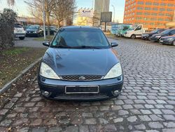 Grau Gebraucht 2002 Ford Focus ST Limousine | 3.899 €