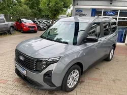 Silber (solarsilbermet.) Neu 2025 Ford Tourneo Courier Titanium Van / Kleinbus | 27.450 € (Fairer Preis)