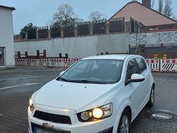 Weiß Gebraucht 2011 Chevrolet Aveo Kleinwagen | 3.400 € (Etwas zu teuer)