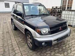 Schwarz Gebraucht 2000 Mitsubishi Pajero SUV | 1.800 € (Superpreis)