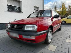 Rot Gebraucht 1992 VW Vento Limousine | 1.950 €