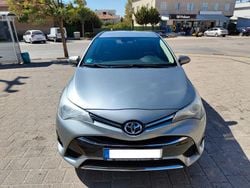 Silber Gebraucht 2018 Toyota Avensis Comfort Kombi | 15.000 € (Guter Preis)