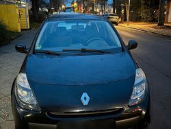 Schwarz Gebraucht 2009 Renault Clio II Limousine | 2.100 € (Fairer Preis)