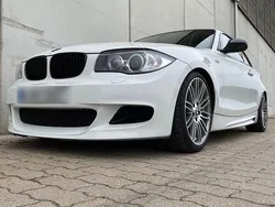 Weiß Gebraucht 2011 BMW 135 Coupé M Performance Coupé | 17.500 €