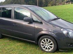 Grau Gebraucht 2013 Opel Zafira Family Van / Kleinbus | 6.800 € (Teuer)