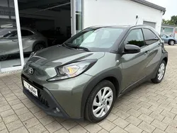 Grün Gebraucht 2022 Toyota Aygo Pulse Kleinwagen | 15.500 € (Fairer Preis)