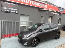 Grau Gebraucht 2014 Toyota Yaris Limousine | 8.990 € (Fairer Preis)