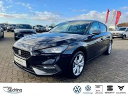Schwarz Gebraucht 2024 Seat Leon FR Kleinwagen | 26.450 € (Fairer Preis)
