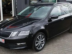 Schwarz Gebraucht 2020 Skoda Octavia Soleil Kombi | 18.490 € (Guter Preis)