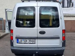 Silber Gebraucht 2005 Opel Combo Van / Kleinbus | 2.500 € (Etwas zu teuer)