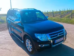 Schwarz Gebraucht 2016 Mitsubishi Pajero Top SUV | 34.800 € (Etwas zu teuer)