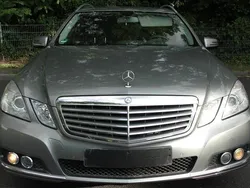 Grau Gebraucht 2011 Mercedes E200 Elegance Kombi | 3.900 €