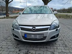 Grau Gebraucht 2009 Opel Astra Limousine | 1.999 € (Fairer Preis)