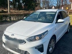 Weiß Gebraucht 2019 Kia Ceed Sportswagon Kombi | 11.999 € (Guter Preis)