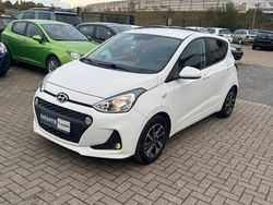 Weiß Gebraucht 2017 Hyundai i10 Trend Kleinwagen | 10.999 € (Fairer Preis)