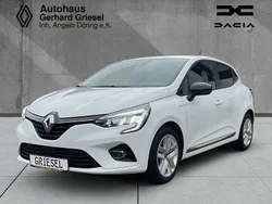 Weiß Gebraucht 2022 Renault Clio V Business Limousine | 14.990 € (Fairer Preis)