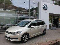 Ivory silver metallic Gebraucht 2024 VW Touran Move Van / Kleinbus | 34.990 € (Fairer Preis)