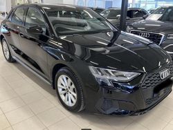 Brillantschwarz Gebraucht 2022 Audi A3 Ambiente Kombi | 22.400 € (Guter Preis)