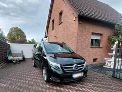 Schwarz Gebraucht 2017 Mercedes V220 Edition Van / Kleinbus | 31.000 € (Fairer Preis)