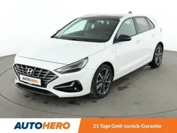 Weiß Gebraucht 2021 Hyundai i30 Edition 30+ Limousine | 19.790 € (Guter Preis)