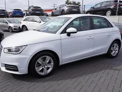 Weiß Gebraucht 2015 Audi A1 Sportback Basis Kleinwagen | 11.990 € (Guter Preis)