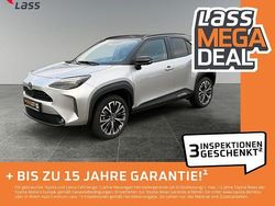 Shimmering silver metallic / schwarz Gebraucht 2024 Toyota Yaris Hybrid Advance | 29.980 € (Etwas zu teuer)