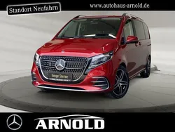 Rot (hyazinthrot) Gebraucht 2024 Mercedes V220 Style Van / Kleinbus | 68.800 €
