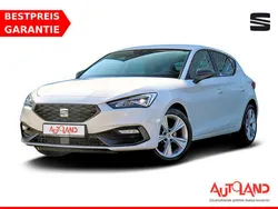 Weiß Gebraucht 2020 Seat Leon FR Limousine | 20.490 € (Fairer Preis)