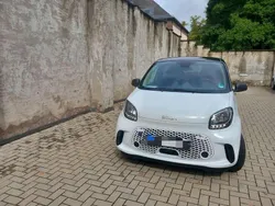 Weiß Gebraucht 2022 Smart ForFour Electric Drive Kleinwagen | 9.900 € (Fairer Preis)