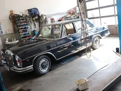 Blau Gebraucht 1968 Mercedes S280 Limousine | 21.685 €