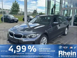 Grau Gebraucht 2022 BMW 330e Sport Line Kombi | 24.890 € (Superpreis)