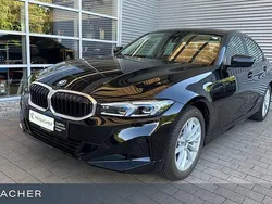 Schwarz uni Gebraucht 2024 BMW 330e Comfort Edition Limousine | 39.490 € (Superpreis)