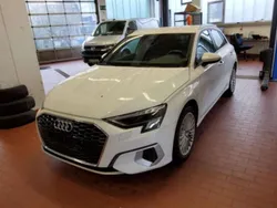 Weiß Gebraucht 2020 Audi A3 e-tron Kleinwagen | 21.500 €
