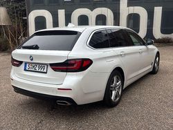 Weiß Gebraucht 2020 BMW 520 Sport Line Kombi | 26.400 € (Fairer Preis)