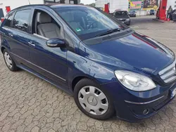 Blau Gebraucht 2006 Mercedes B180 Van / Kleinbus | 2.150 € (Fairer Preis)