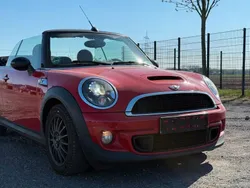 Rot Gebraucht 2013 Mini Cooper S Cabriolet Chili Cabrio | 13.990 € (Etwas zu teuer)