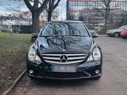 Schwarz Gebraucht 2009 Mercedes R320 Van / Kleinbus | 7.000 € (Fairer Preis)
