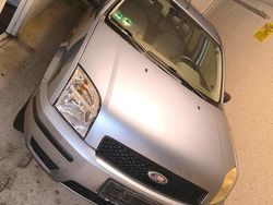 Blau Gebraucht 2005 Ford Fusion Kleinwagen | 1.700 € (Fairer Preis)
