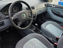 Grün Gebraucht 2002 Skoda Fabia Limousine | 1.849 € (Fairer Preis)