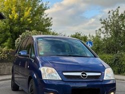 Blau Gebraucht 2006 Opel Meriva Van / Kleinbus | 850 € (Fairer Preis)