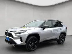 Grau metallic Gebraucht 2024 Toyota RAV4 Hybrid Style SUV | 42.980 € (Fairer Preis)