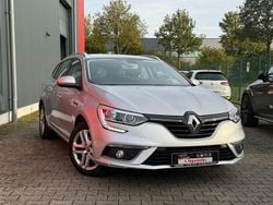 Grau Gebraucht 2020 Renault Mégane IV Limousine | 13.990 € (Fairer Preis)