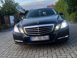 Schwarz Gebraucht 2012 Mercedes E200 Kombi | 7.950 €
