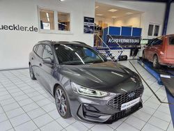 Magnetic grau Gebraucht 2025 Ford Focus ST Kombi | 39.370 € (Etwas zu teuer)