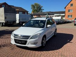 Weiß Gebraucht 2009 Hyundai i30 Premium Kombi | 2.999 €